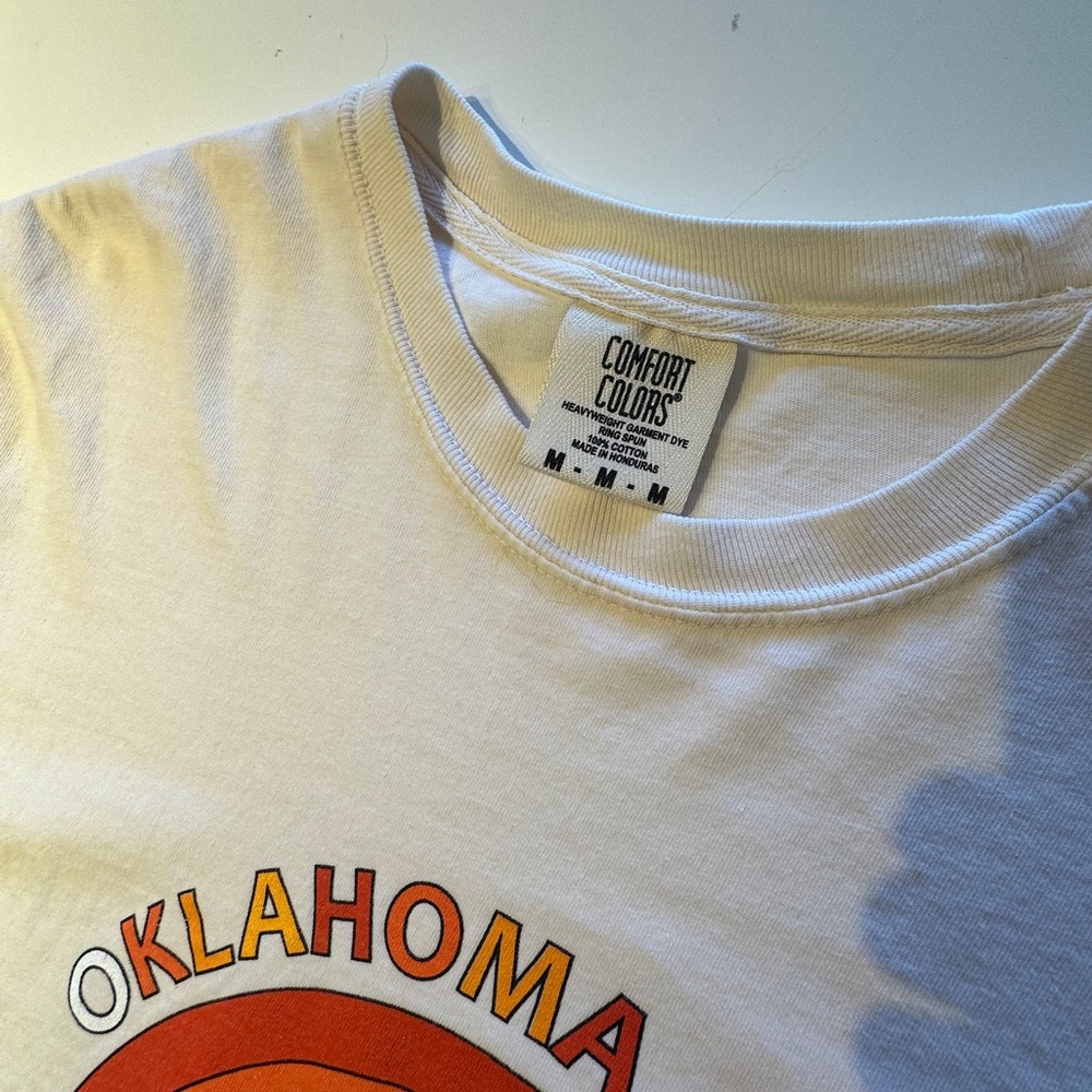 Oklahoma State Mom tee shirt flower power orange print cream short sleeve M - Picture 7 of 9